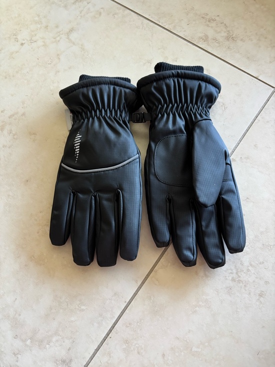 Accessories - Black Insulated Winter Gloves
